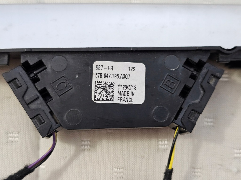 фото №11, Молдинг dekor консолі захист панелі led skoda karoq