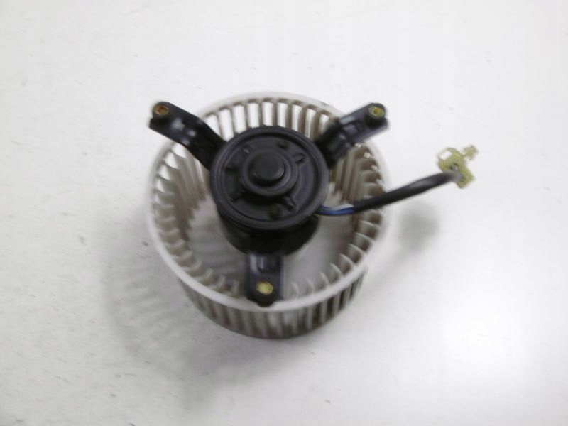 Toyota picnic вентилятор повітродувка задній 062500-6890 в Україні