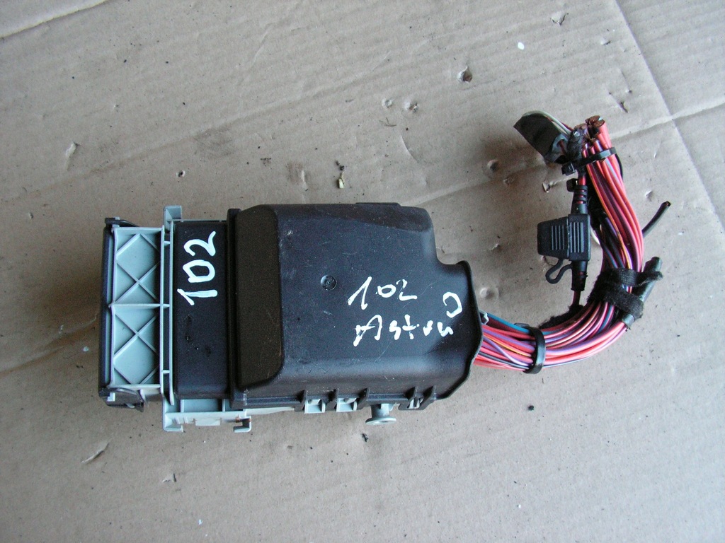 фото №1, Коробка предохранителей opel astra j