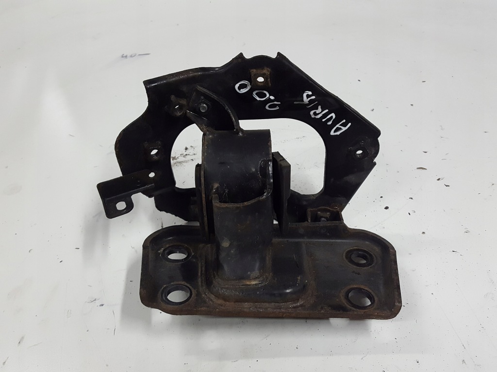 фото №1, Toyota auris i 06r- 2.0 d4d кронштейн подушка коробки