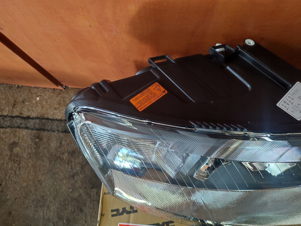 фото №6, Фара лампа права bi-xenon audi a6 c6 1338104e