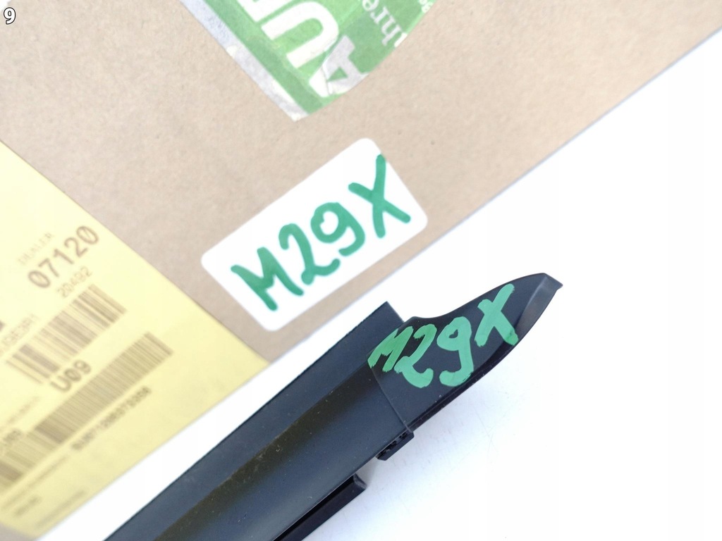 фото №10, Mazda mx-5 iv 4 16- молдинг ущільнювач скло двері права перед