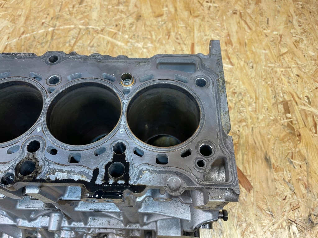 фото №16, Блок двигуна bmw 7 f01 f02 3.0d n57d30a 7799978