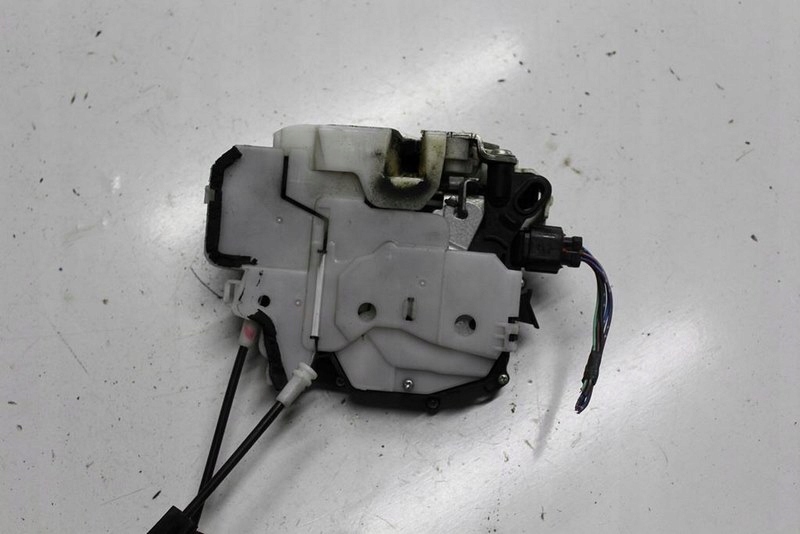 фото №1, Colt z30 vi 10 5d lift замок дверь правый перед