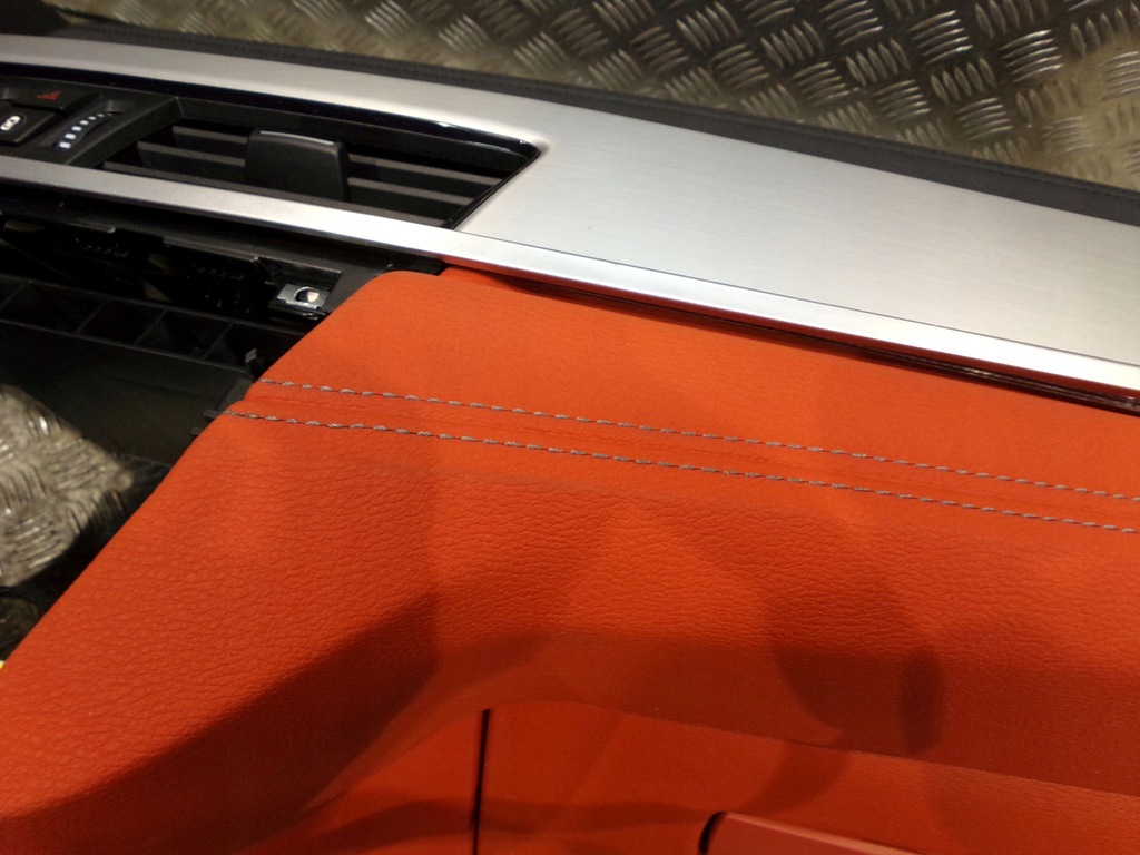 фото №7, Bmw x2 f39 приборная панель приборная консоль шов жёлтый