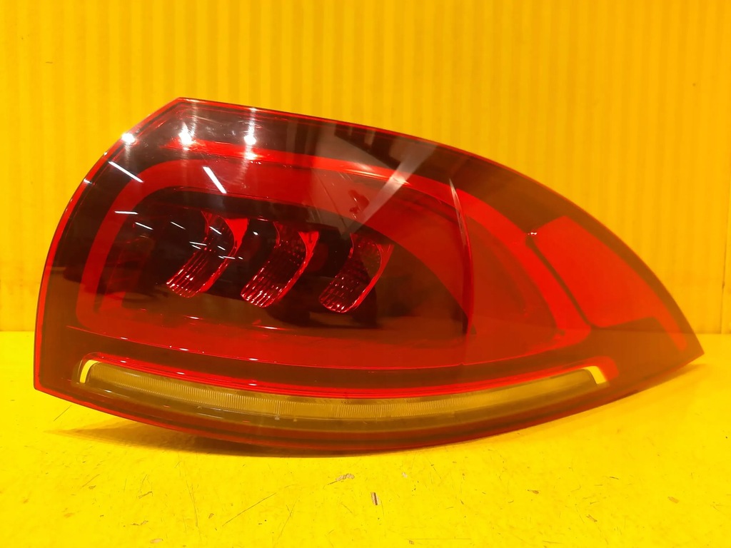 фото №1, Mercedes gle w167 лампа задняя правая 19r.-