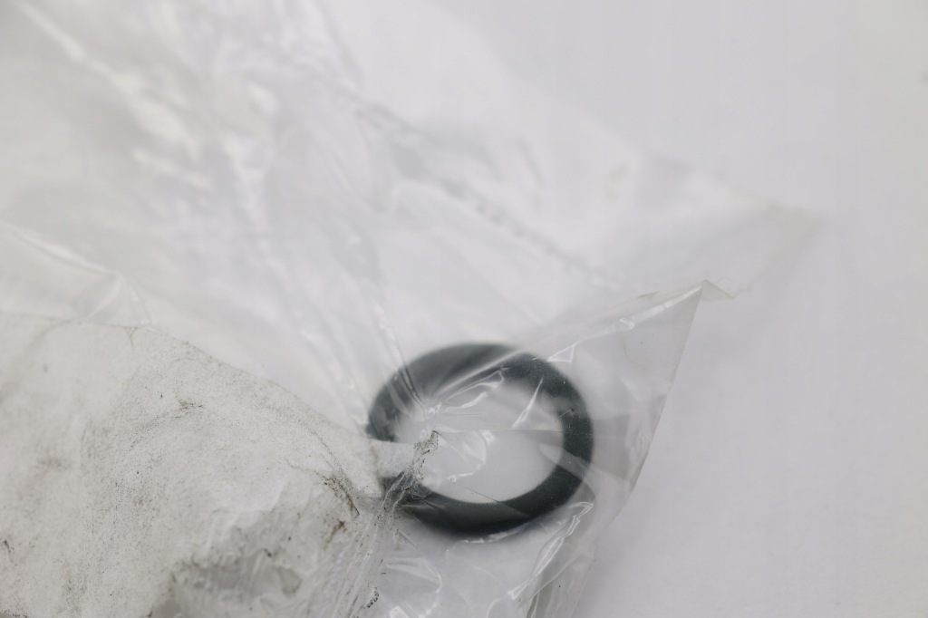 Купить Прокладка уплотнительное кольцо трубка масла land rover velar l560 lr136779