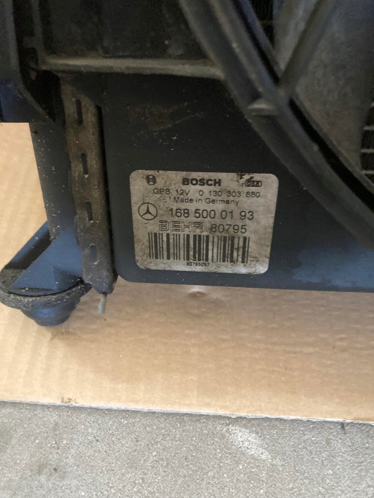 Радіатор води вентилятор mercedes a170 1685000193 Зі Шроту