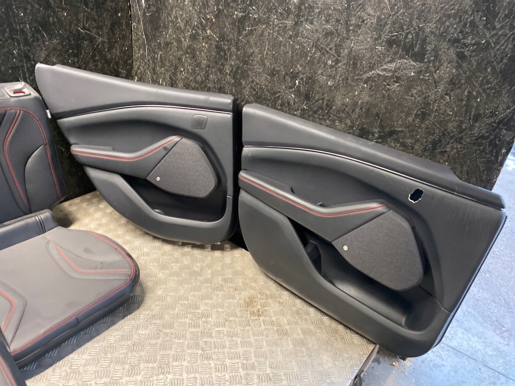 фото №7, Сидіння, заднє сидіння, комплект ford usa mustang mach-e 2022 панель двері podłokietn