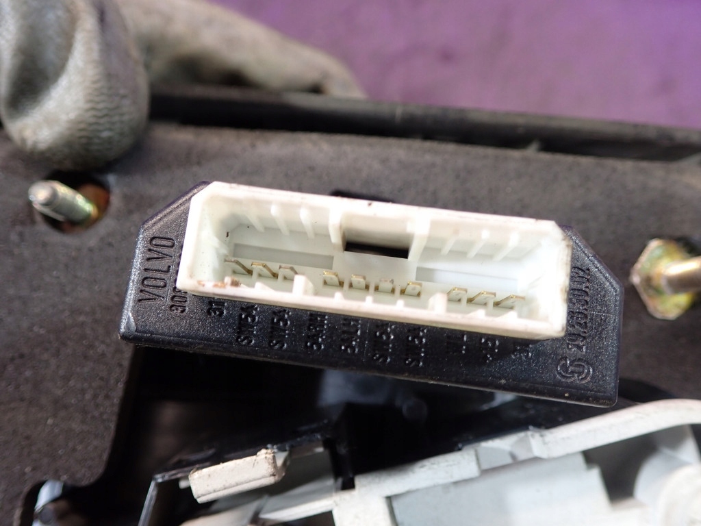 фото №7, Volvo v40 i kombi 96-00 лампа задняя левая с крыла 30801924