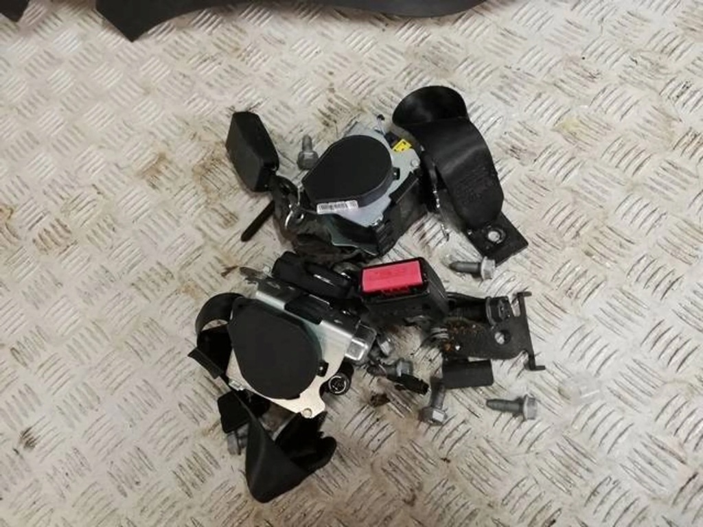 фото №14, Сиденья заднее сиденье ремни задняя megane iii coupe van кожа