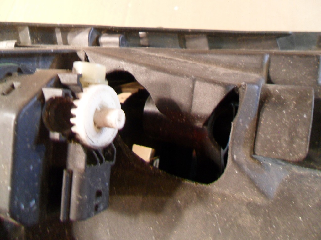 фото №15, Renault kadjar 15- фара перед правый