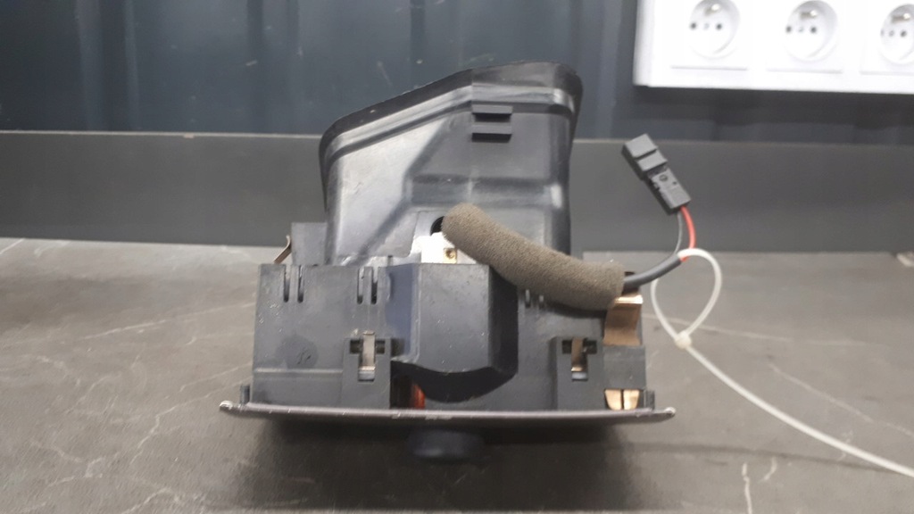 фото №9, 4b0819203e решітка обдув прикурювач audi a6 c5