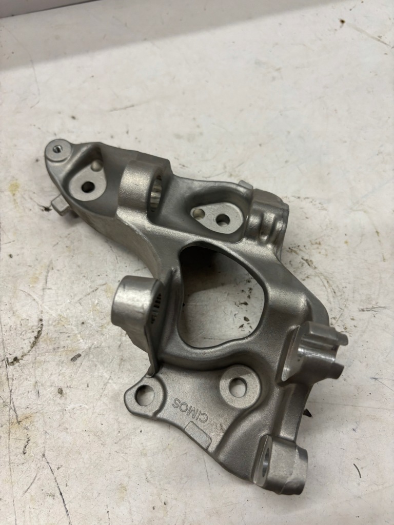 Купити Кронштейн генератора - peugeot оригінальний номер 5706 l3