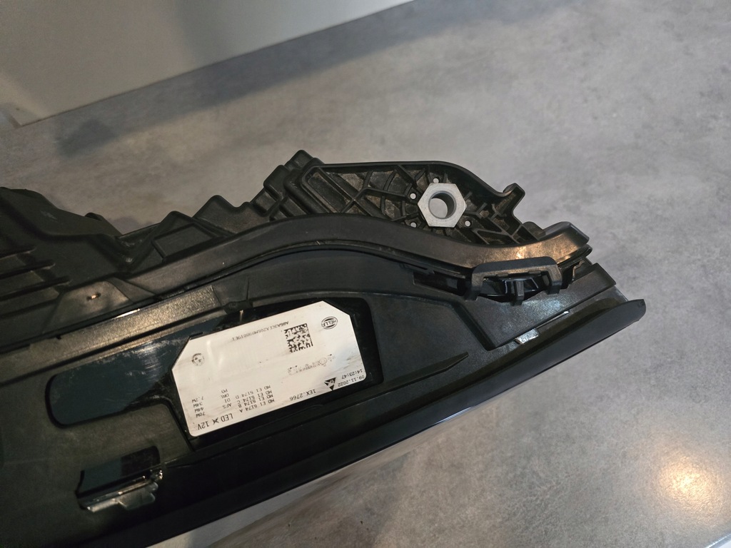 фото №9, Лампа права bmw ix i20 m60 laser комплектна