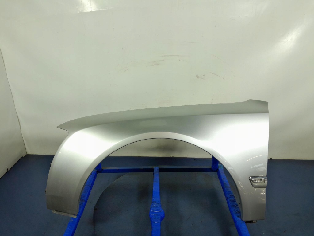 фото №1, Audi a8 d3 long крыло перед левый ly7w