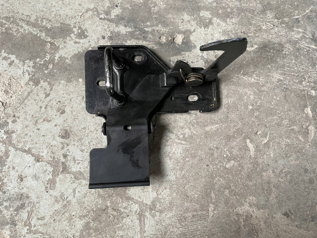 фото №1, Замок засов капот q7 4l оригинал 4l0823480