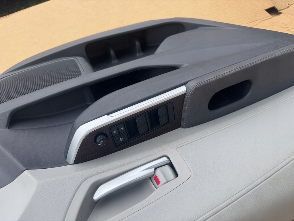 фото №5, Toyota sienna iv xl40 2021 обшивка обивка дверь правая левая передняя задняя