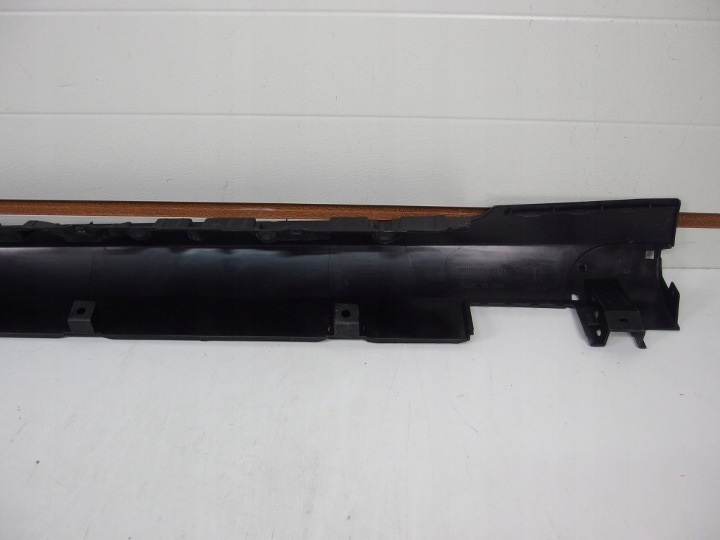 Молдинг поріг права tesla s рестайлінг в Україні