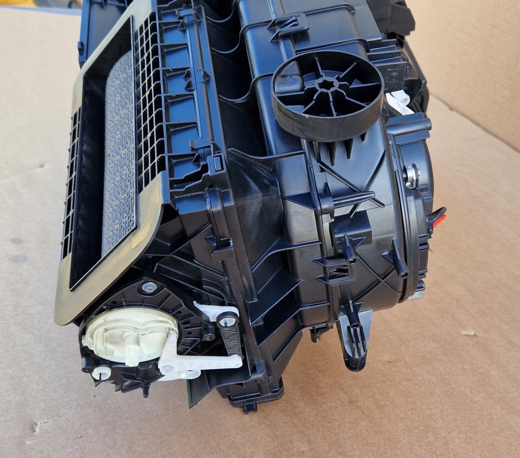 Обігрівач vw audi skoda 5qh816005d оригінал комплект  як нова Ціна