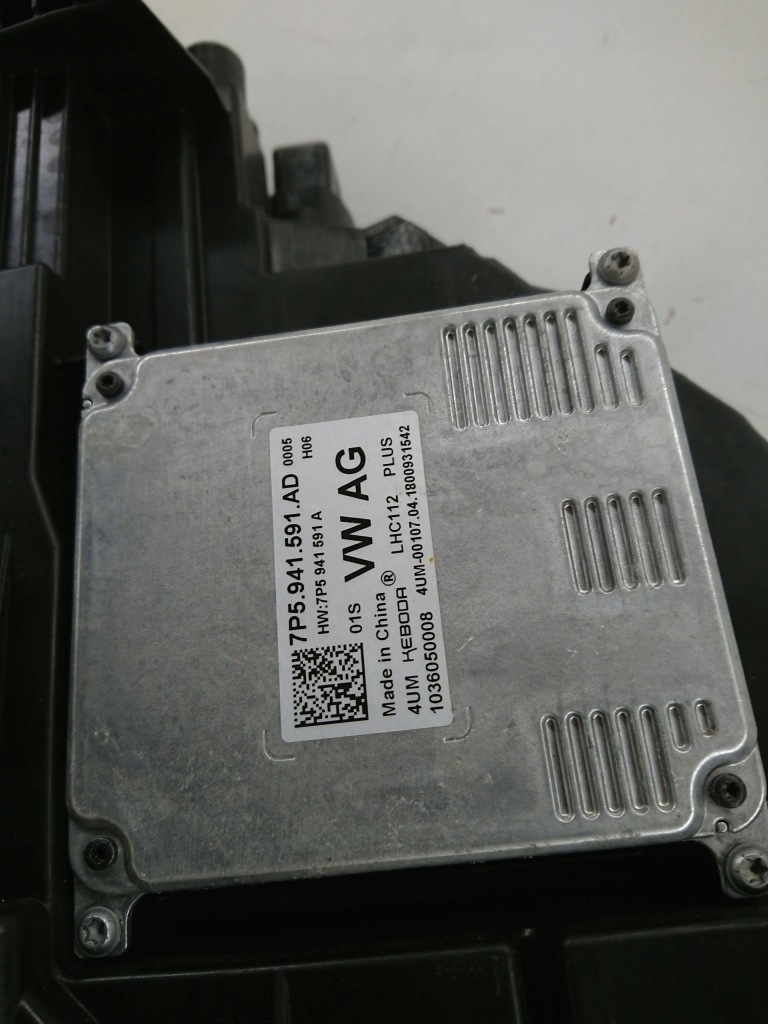 Skoda octavia 3 рестайлінг  led 5e фара ліва передня Недорого