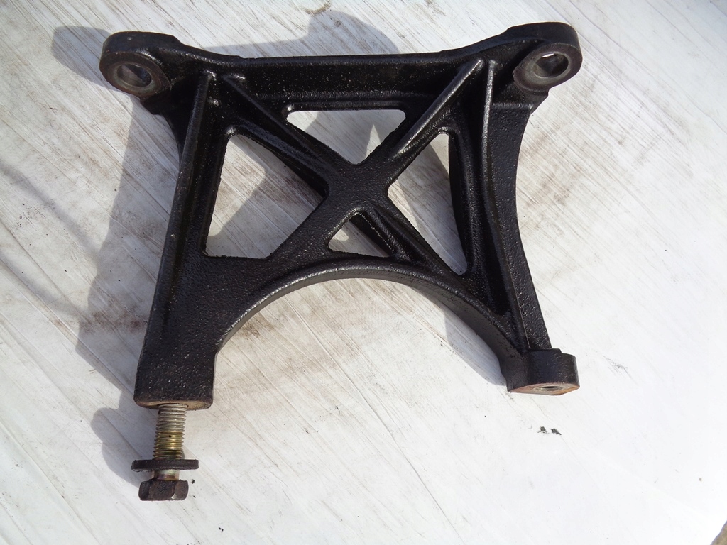 Кронштейн кронштейн катализатора 17118-0g010 toyota rav 4 ,avensis t25 2.0 d-4d Доставка