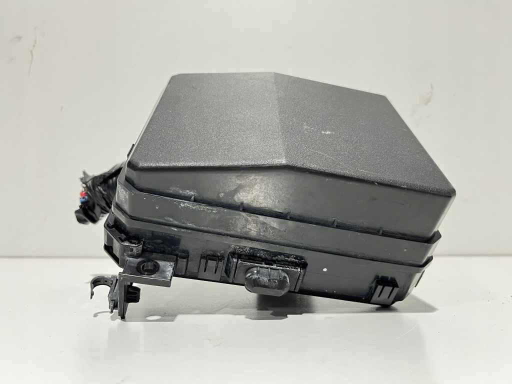 Mitsubishi outlander 2 peugeot 4007 коробка предохранителей pr061-02000 Киев