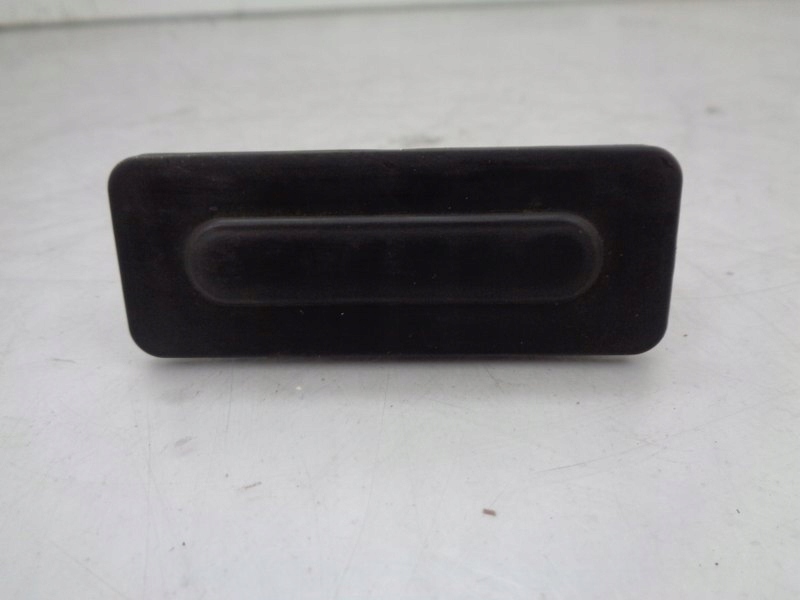 фото №1, Peugeot citroen кнопка багажник крышка багажника задняя