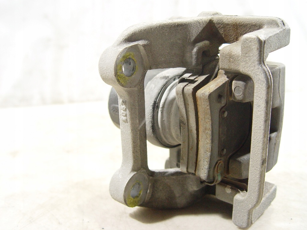 фото №12, Dodge charger 15- 3.6 супорт гальмівний задня лівий