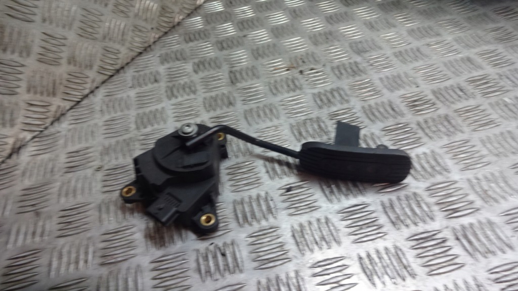 Купити Потенціометр педаль nissan micra k12 1.5 dci 18002ax700