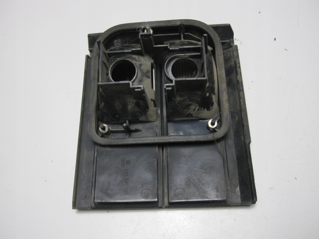 фото №11, Лампа задняя левая крышка багажника vw passat b3 kombi 91 104