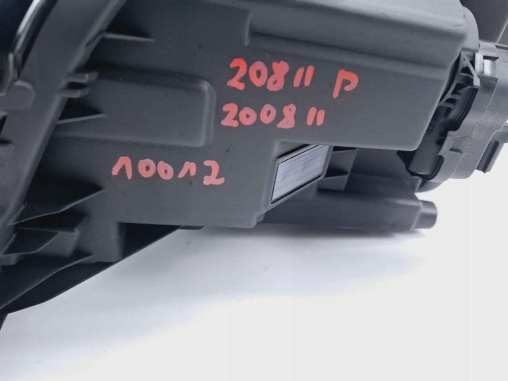 Фара правий перед правий передня led peugeot 208 2008 2 2019- #10012 Зі Шроту