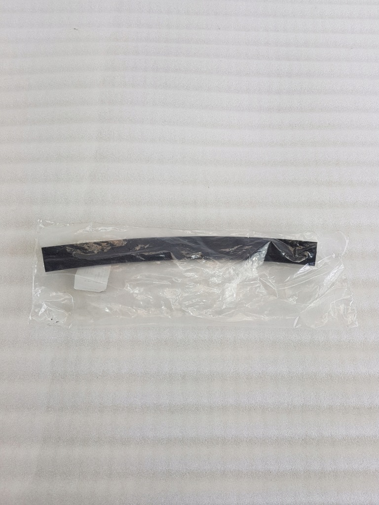 фото №1, Vw golf sportsvan прокладка капот перед 510823709a