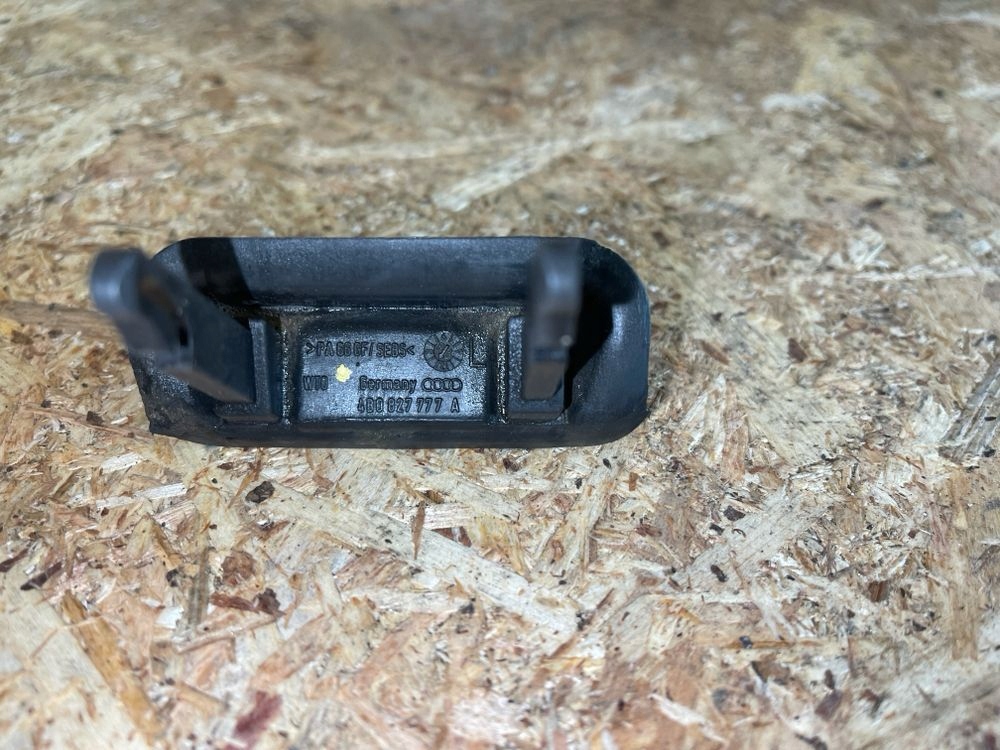 фото №6, Audi a6 s6 c5 4b з задній кронштейн / ручка зовнішня відкривання кришки задній