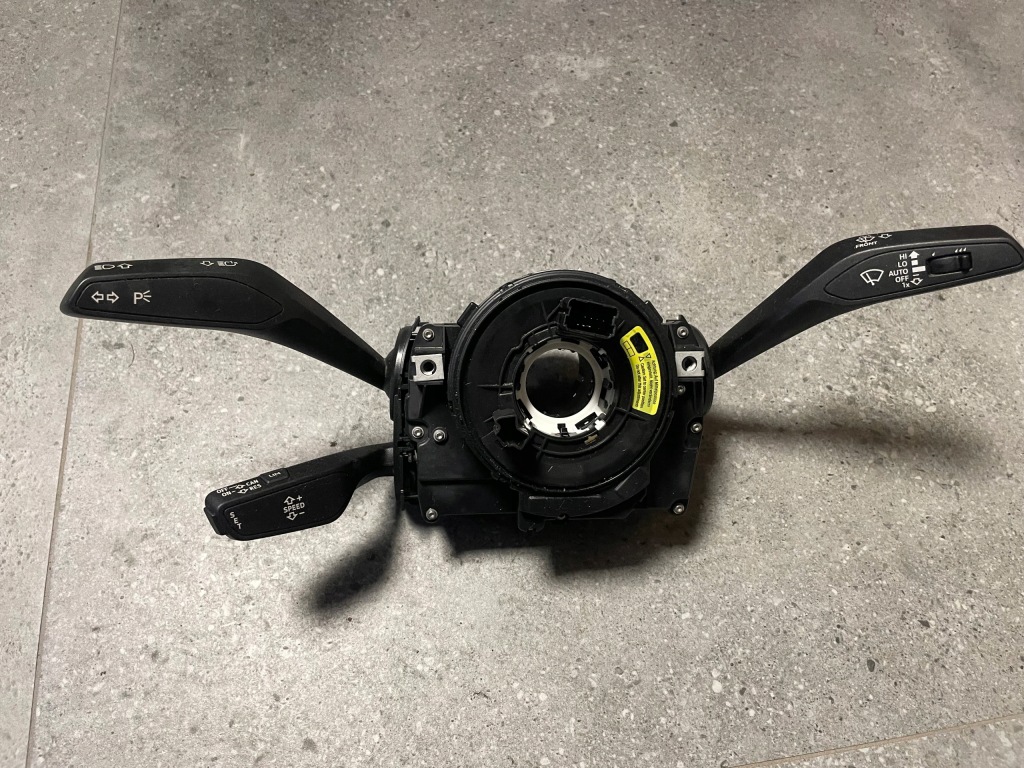 фото №1, Переключатель лента рычаг a4 b9 a5 8w a6 c8 4n0 оригинал