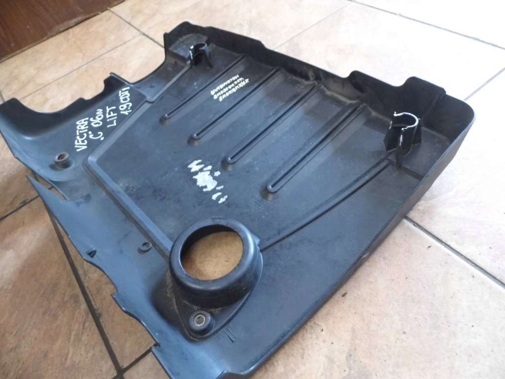 Vectra c 1.9cdti 06' sedan рестайлинг  защита крышка двигателя 315829598 Недорого