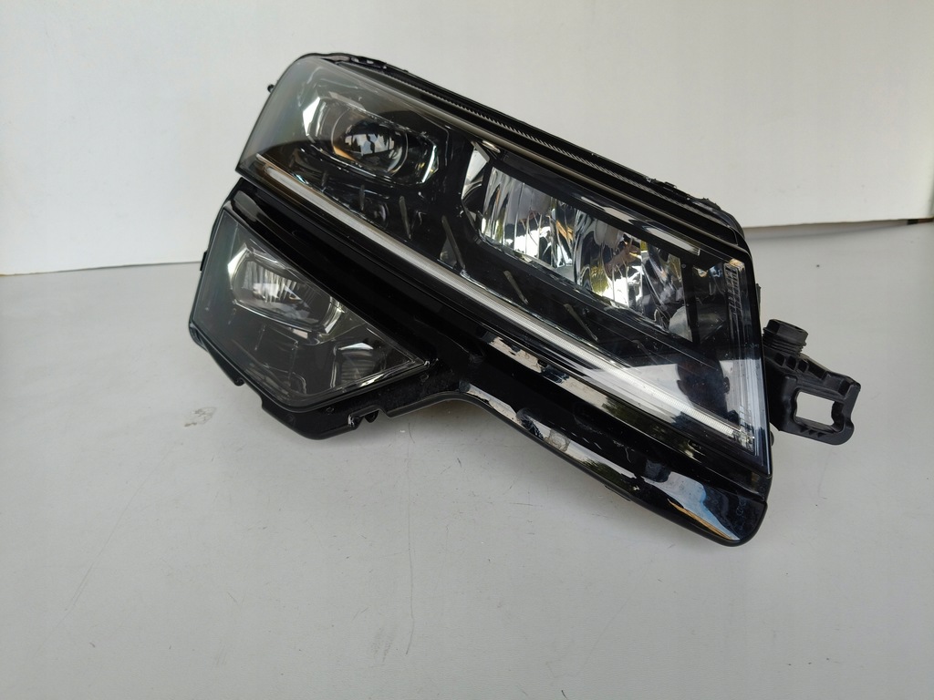 фото №1, Лампа правая фара skoda karoq 57a 17- full led