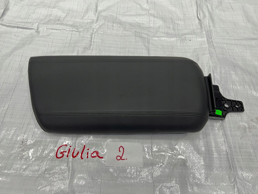 фото №1, Alfa romeo giulia подлокотник