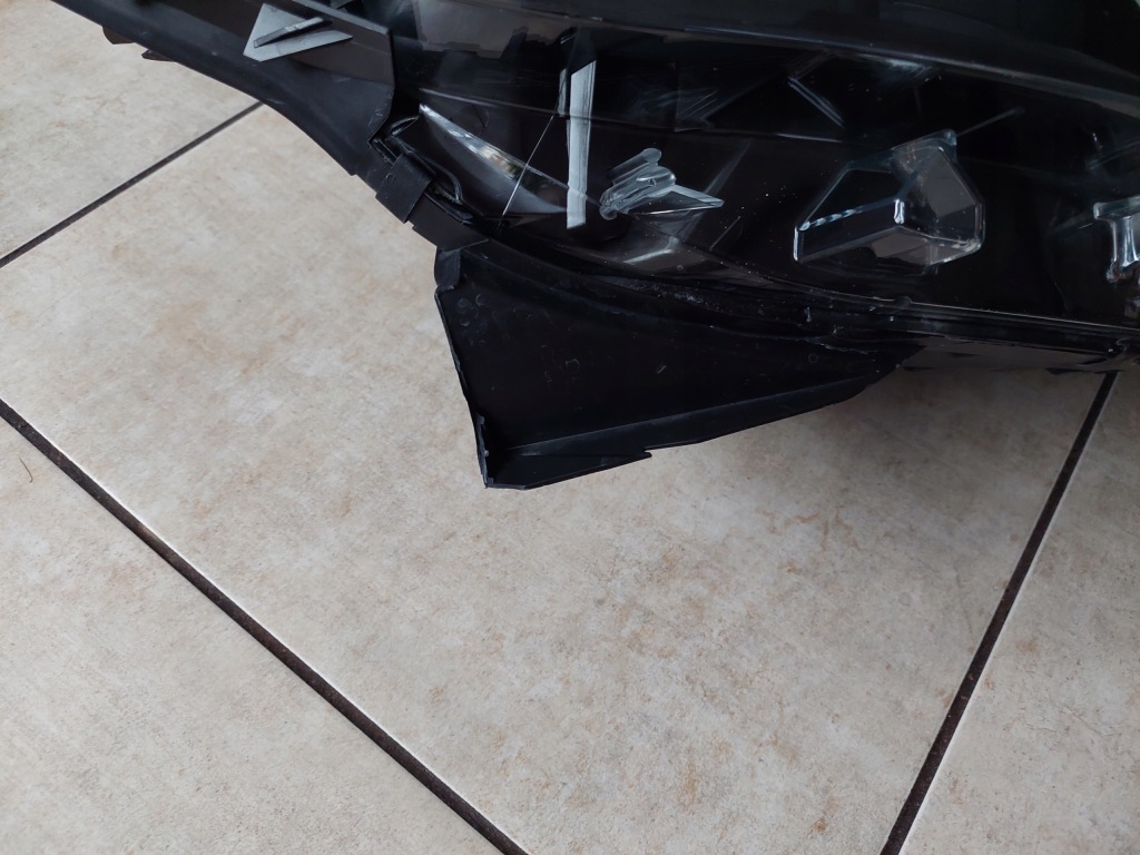 фото №3, Правая лампа - линза - czarna - renault captur