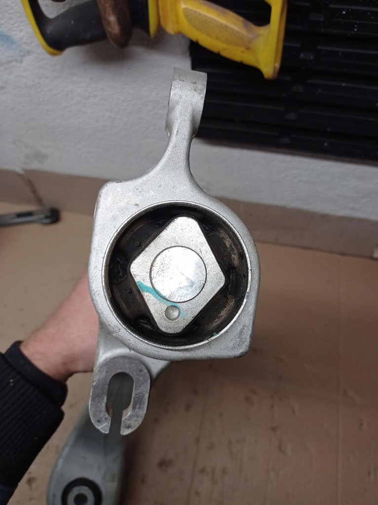 фото №7, Рычаг правый передний нижний mercedes gl x166