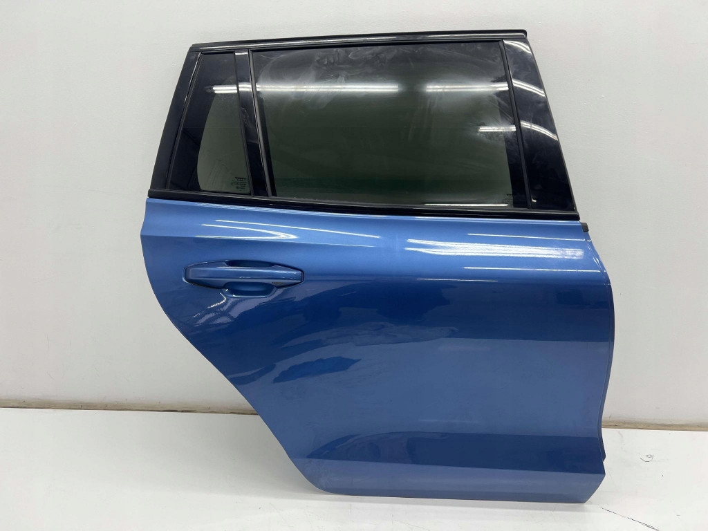 фото №1, Volvo v60 ii 2018- дверь задняя правое задний полный r-design 720-16