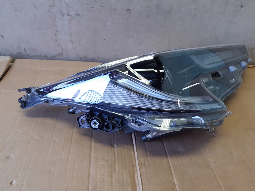 фото №5, Лампа перед правый передняя corolla e21 full led