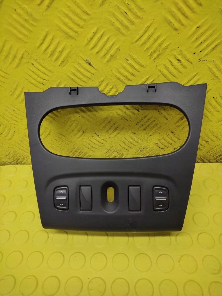 фото №1, Dacia sandero перемикач вікон рамка 275009384r