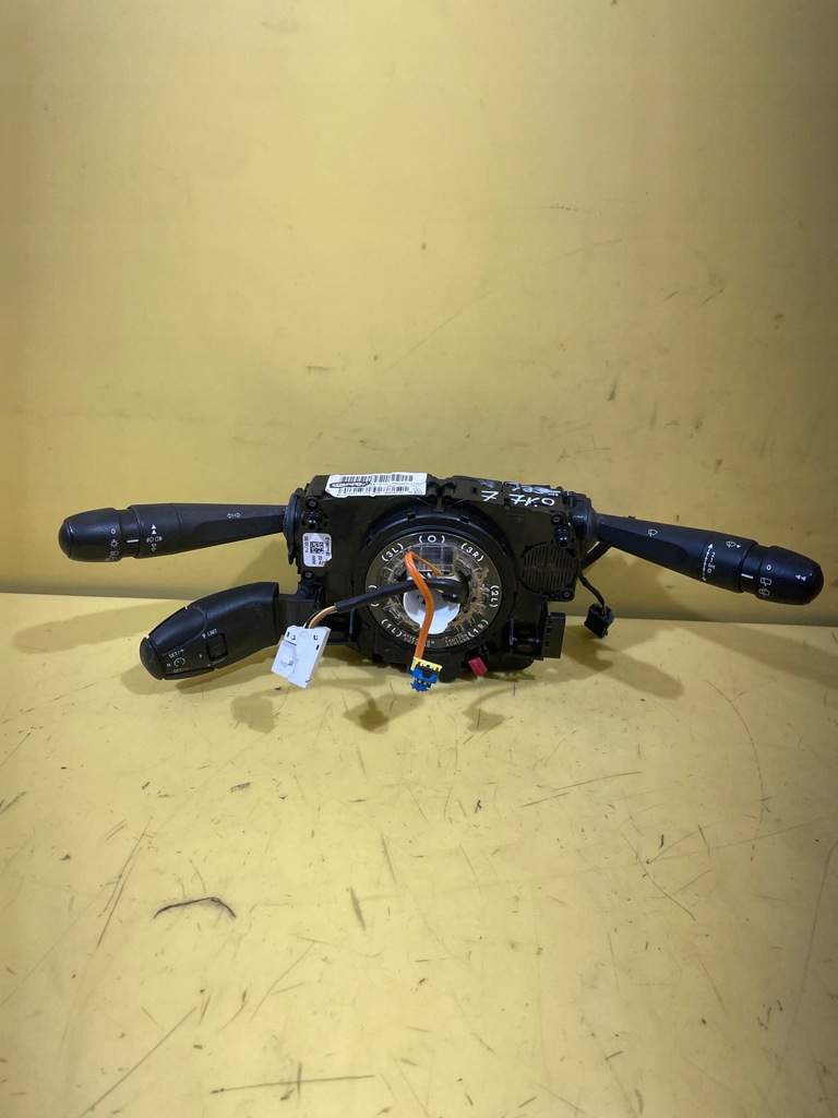 фото №1, Peugeot 208 - переключатель комбинированный - 98081767z