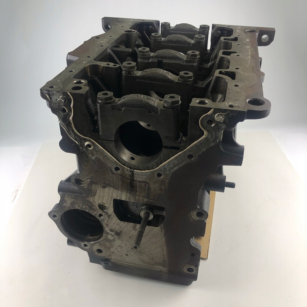 фото №13, Блок двигателя audi a3 vw 1.6 tdi 03l021cs cay 03l