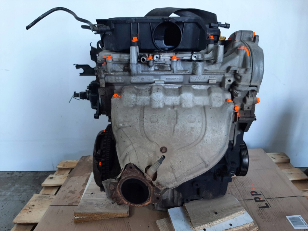 Renault clio 2 3d рестайлинг  1.6 16v 03r двигатель k4m708 79kw 107km Доставка