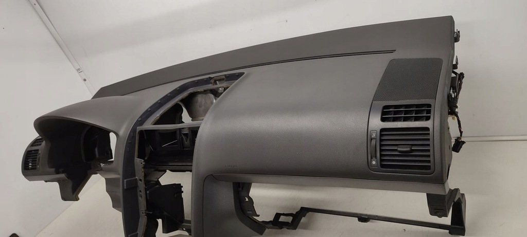 фото №12, Приборная панель консоль ремни vw touran 1,9 tdi