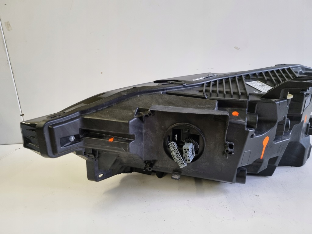 Фара правая  перед volvo xc60 2 рестайлинг  mid full led 32342517 в Украине