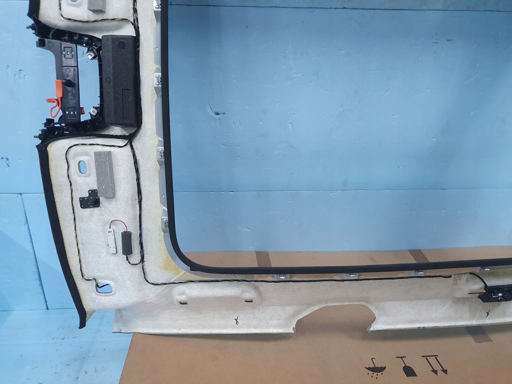 фото №10, Потолок потолок porsche taycan 9j1 оригинальная