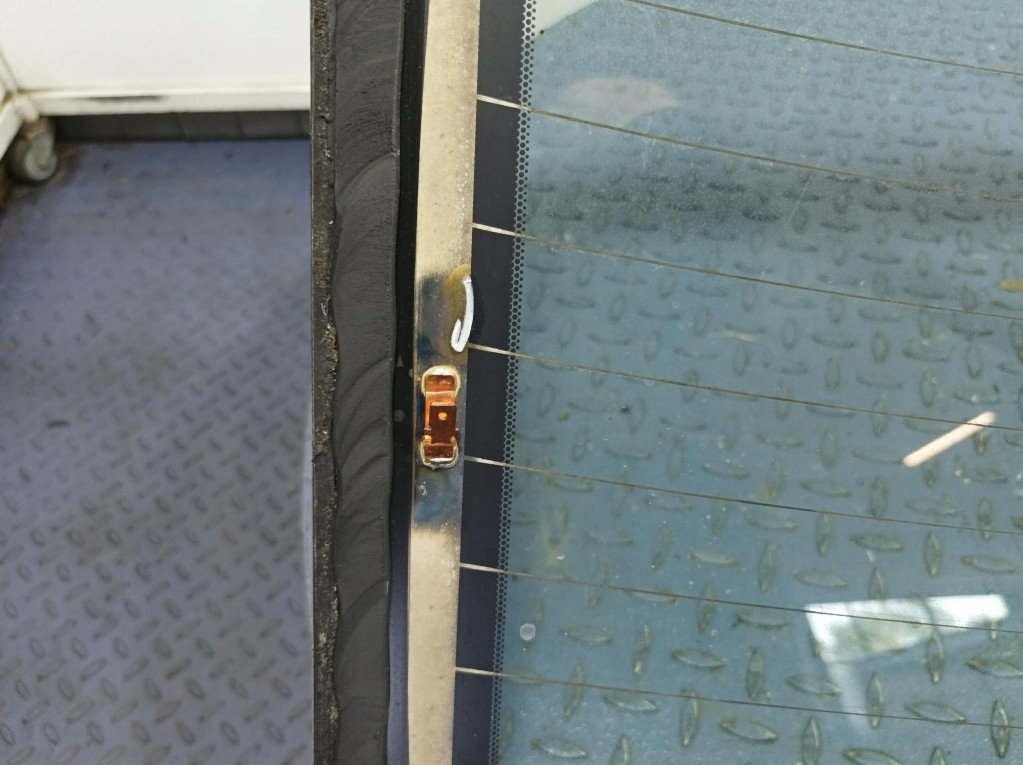 фото №5, Mazda 3 bm iii lift sedan скло задня задня 16